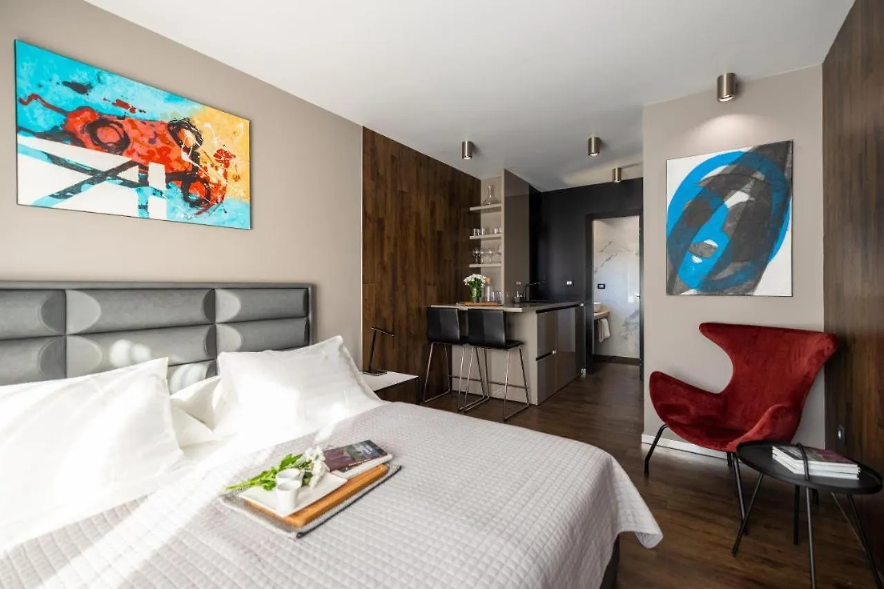 Roof 69 Rooms Split Apartamento